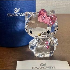 NIB Swarovski Hello Kitty Figurine